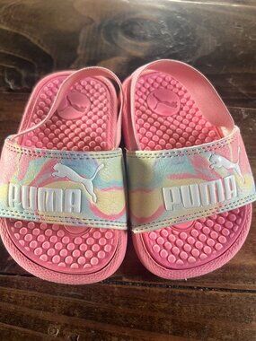 PUMA Baby Toddler Girls Pink and Multicolor Sandals Size 3